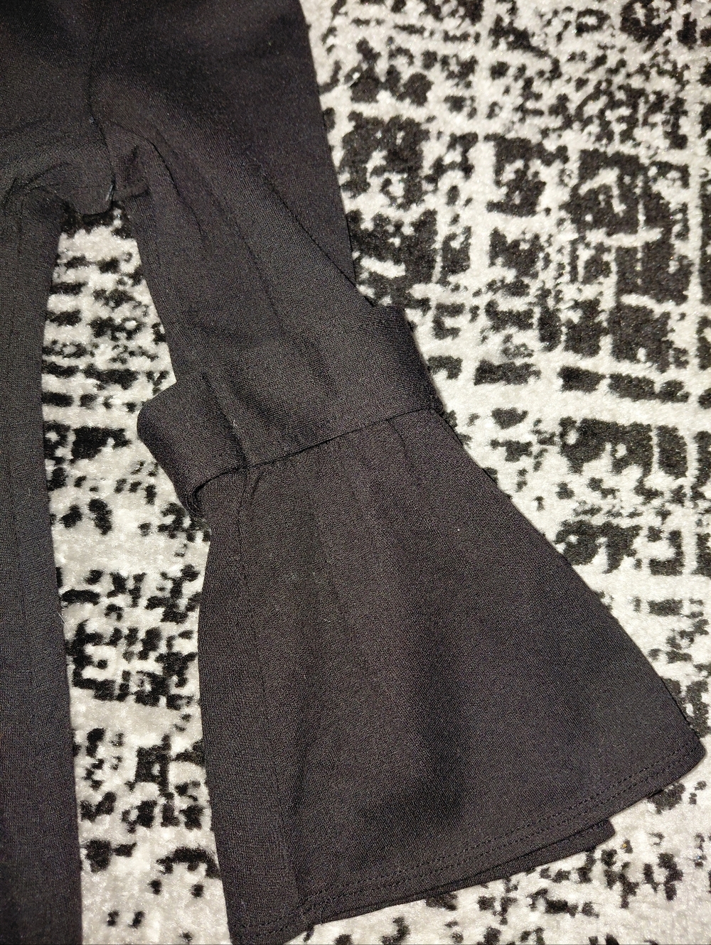 Bailey 44 Bell Sleeve "Revolver" Crepe Sheath Dress | NWOT | Black | Size Medium - Picture 12 of 13